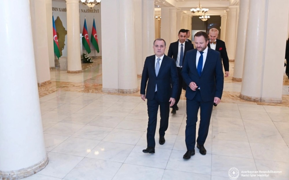 Ceyhun Bayramov estoniyalı həmkarı ilə görüşdü - FOTO