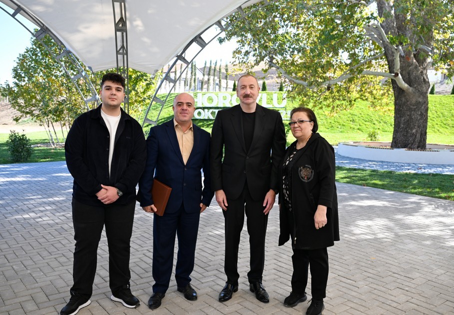 İlham Əliyev Horovlu sakinlərinə mənzillərinaçarlarını təqdim etdi - FOTOLAR