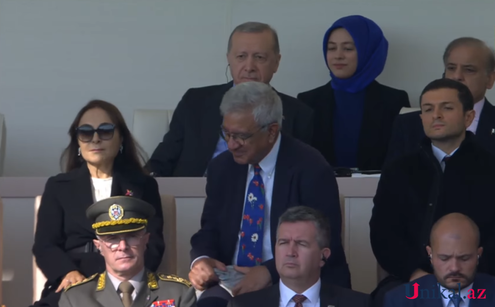 Liderlər paradda -FOTOLAR