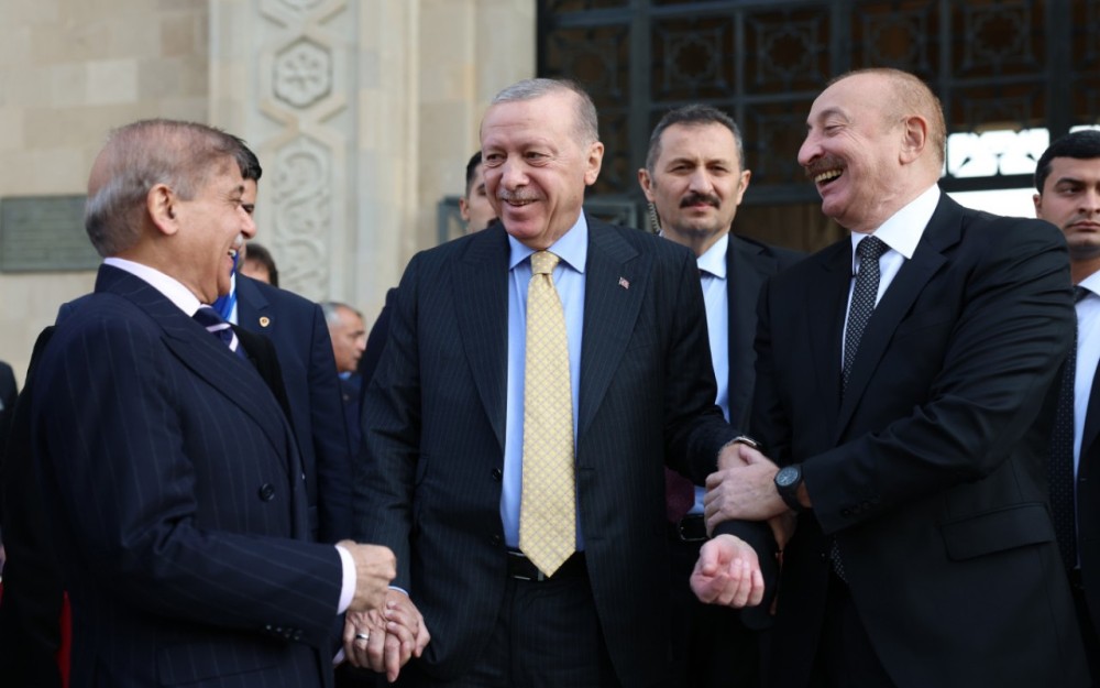 Ərdoğan hərbi paraddan fotolar paylaşdı