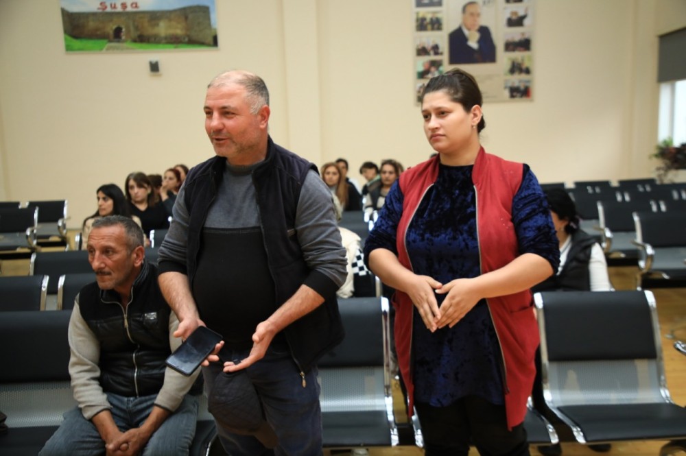 Niyazi Bayramov 10 nömrəli tam orta məktəbdə vətəndaşlarla görüşüb -FOTOLAR