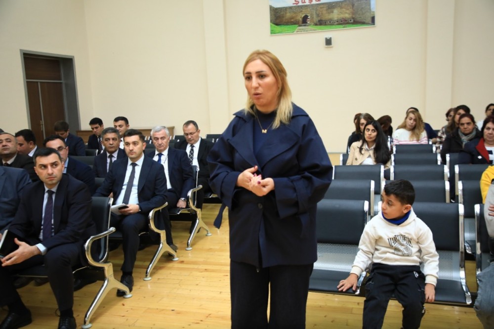 Niyazi Bayramov 10 nömrəli tam orta məktəbdə vətəndaşlarla görüşüb -FOTOLAR