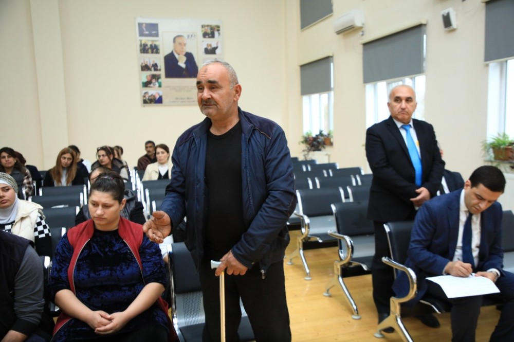 Niyazi Bayramov 10 nömrəli tam orta məktəbdə vətəndaşlarla görüşüb -FOTOLAR