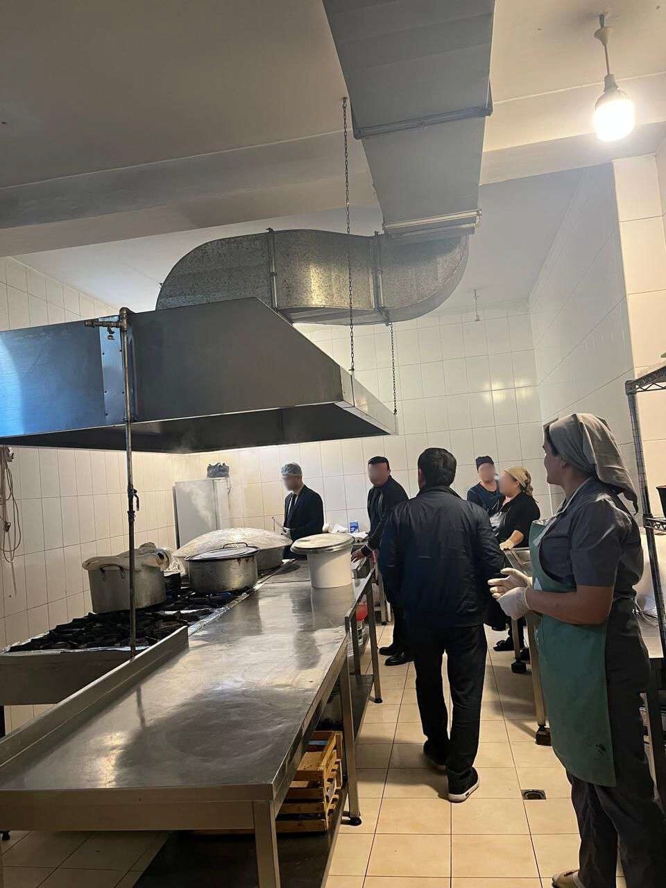 Dana əti adı ilə qonaqlara camış əti verilibmiş -“Aqat”da biabrçılıq (FOTOLAR)