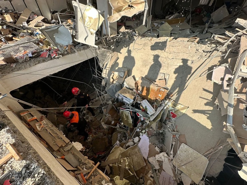 Bakıdakı partlayış bu plazada baş verib - YENİLƏNİB