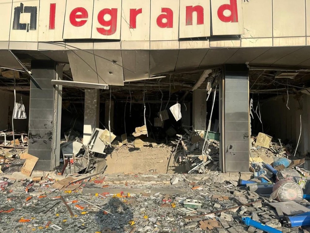 Bakıdakı partlayış bu plazada baş verib - YENİLƏNİB