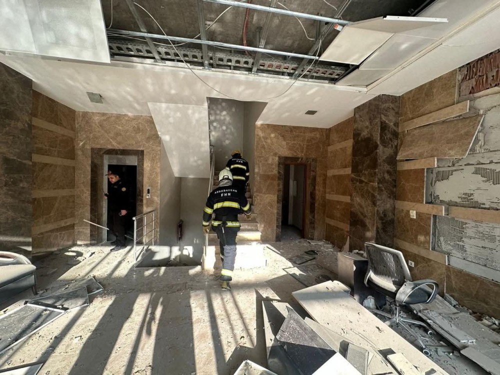 Bakıdakı partlayış bu plazada baş verib - YENİLƏNİB