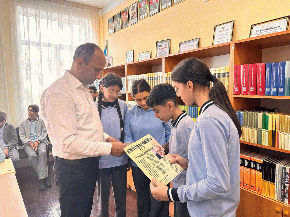 Paytaxt məktəblərində böyük ədibin yubileyi qeyd olunub