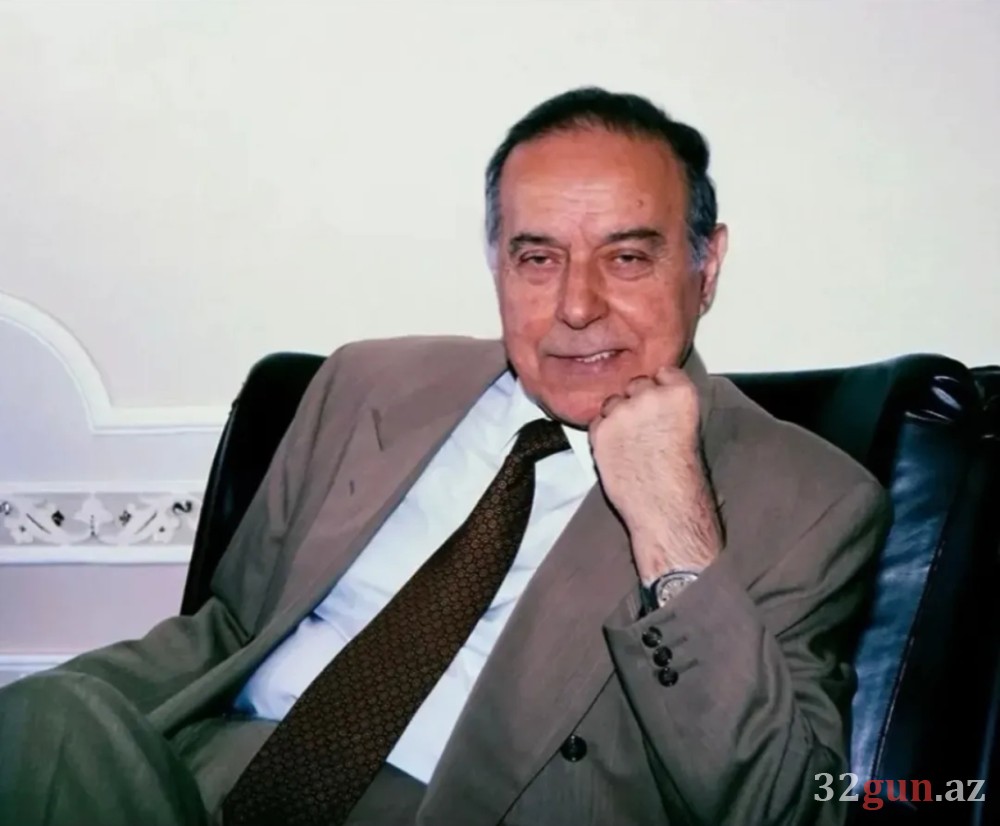 Ulu Öndərin Karizmatik FOTOSU könüllüləri yenidənFƏTH ETDİ