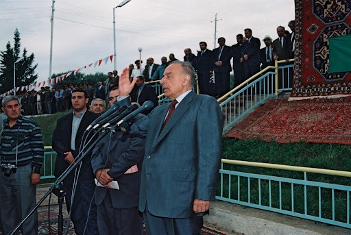 Qazaxda uşaqlıq xatirələrimdəHeydər Babamız