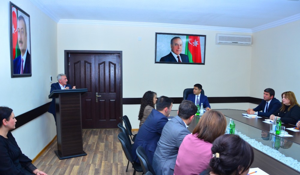 Ağstafada “Qərbi Azərbaycan köç yolları: Tarixin yaddaşında qalan izlər” mövzusunda dəyirmi masa keçirilib