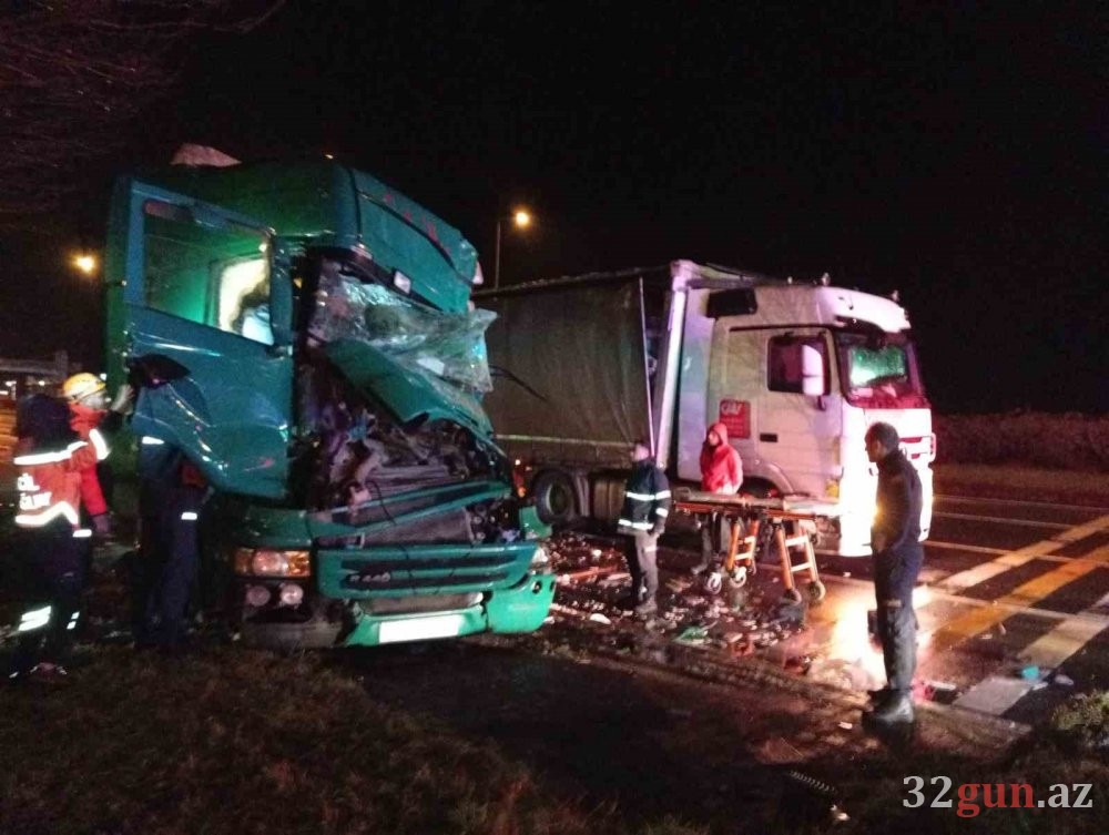 Azərbaycanlı sürücülər Türkiyədə dəhşətli qəza törətdi- Ölümdən döndü