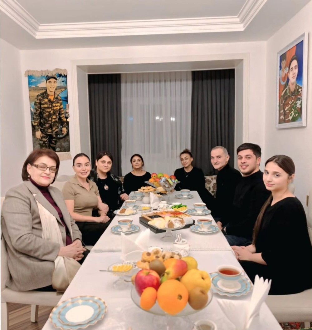 Leyla Əliyeva şəhid ailəsini ziyarət etdi - FOTOLAR
