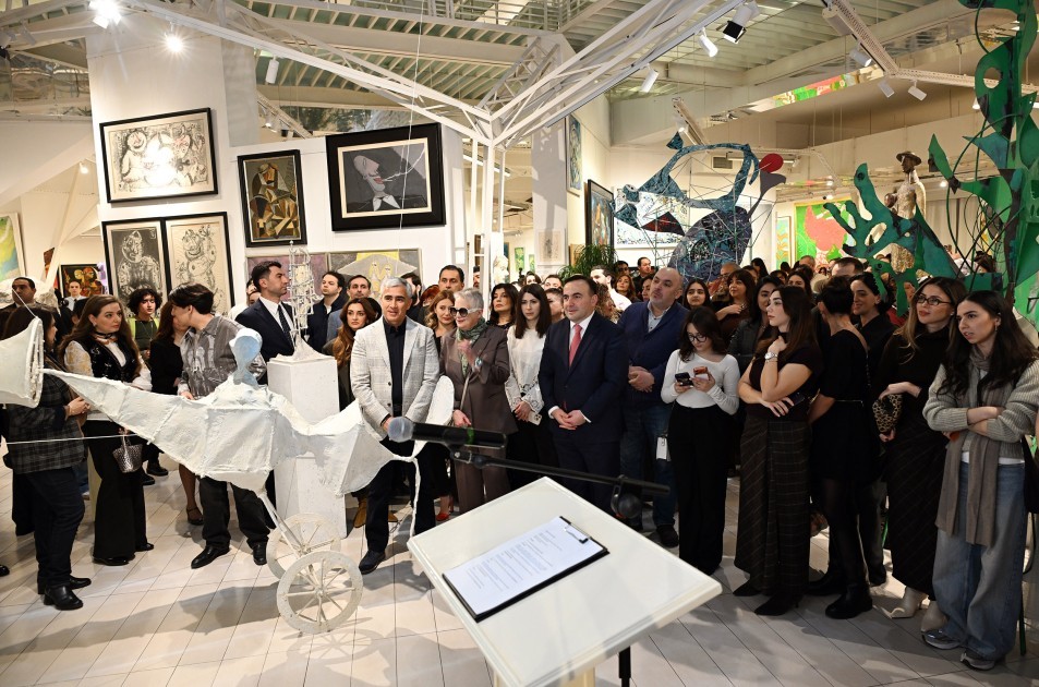 Anar Ələkbərov “Qeyzer” adlı sərgidə -FOTOLAR